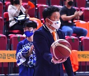 [KBL PO] 운명의 5차전만 남긴 유도훈 감독 "체력 문제? 김낙현, 모트리 모두 어려"