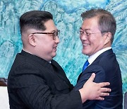 [김대중 칼럼] ‘김정은’만 보이는 문재인 안보·외교