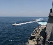 걸프 해역 긴장..美, 이란 혁명수비대 함정에 경고사격