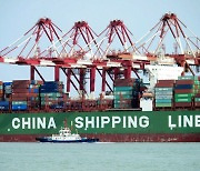 세계 수출 15% 차지하는 중국, "이제 내려올 일만 남았다"