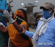 '코로나 지옥' 된 인도, 하루 사망자 수 3000명 넘어