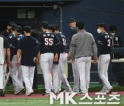 두산 '2연패에 아쉬운 퇴근길' [MK포토]