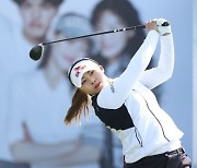 KLPGA 장타자 김지영, KLPGA 챔피언십 선두 질주