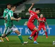 [DFB포칼] '황희찬 1골 1도움 원맨쇼' 라이프치히, 브레멘에 2-1 연장 승리..결승 진출