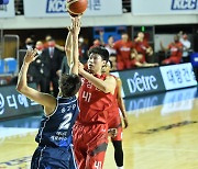 챔프전, 오세근의 시간이 왔다..KGC, 98-79로 1차전 압승