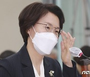 가족동반 출장도 다운계약서도 관행이라는 임혜숙