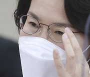 '임혜숙 난타' 청문회.."여자조국" vs "퀴리부인"(종합)