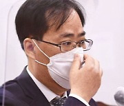 "샹들리에 8개 집에서 썼다"..박준영, 도자기 의혹 사과