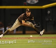 김하성, 호수비+안타 맹활약..샌디에이고는 2-0 승