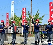 평양 살림집 건설장서 '경제 선동'에 나선 북한 선전대