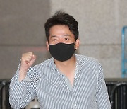 [E포토] 김준호, '힘차게 화이팅'