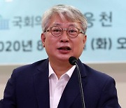 조응천 "난 '尹 총장' 반대해 공격받은 사람" 제3지대설 일축