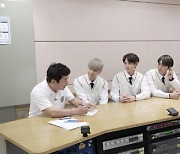 하이라이트, 이수근 동요 '아프지 말아요' 참여..약속 지켰다