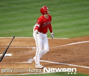오타니, TB전 시즌 10호포 '쾅' MLB 홈런 부문 선두 우뚝