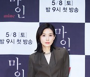 '마인' 이보영 "형님 역할 김서형 존경+의지, 현장서 쫄랑쫄랑 쫓아다녀"