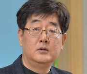 [속보] 靑 "전효관 비서관 '일감 몰아주기' 증거 발견 못했지만 사직하기로"