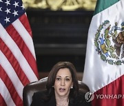 USA MEXICO DIPLOMACY HARRIS