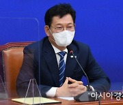 "여자는 바람 나고, 남자는 술 먹다 죽어" 송영길, '기러기 가족' 비하 논란에 사과