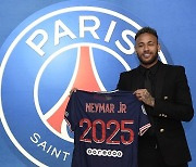 [오피셜] "파리에서 행복" 네이마르 PSG와 2025년까지 재계약
