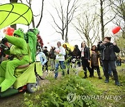 NETHERLANDS MARCH OF THE HUMAN CONNECTION