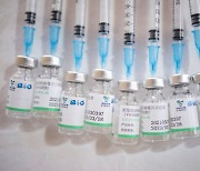 "성인 절반이 중국 백신 맞은 UAE, 코로나 감염세 여전"