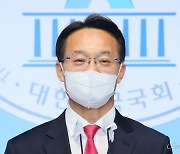 조해진 "이명박·박근혜 사면, 문 대통령 결단만 남아"