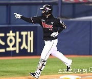 '박경수 투런포' KT, NC 물리치고 4연패 탈출