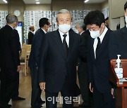 [포토]故 이한동 전 국무총리 빈소 찾은 김종인 전 비대위원장