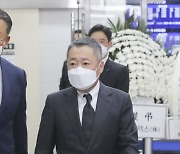 [포토]박정원 두산그룹회장, 故 이한동 전 국무총리 빈소에 조문