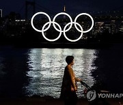 도쿄올림픽 긴급사태..국민 59% "취소"·바흐 IOC위원장 방일 연기