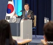 [전문]文대통령 취임 4주년 기자회견 일문일답