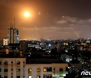 이스라엘, 팔레스타인 가자지구 공습..85명 사상