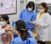 정부, '백신휴가비 지원법' 재검토 요청