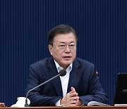 선거 참패에도 '인사 후퇴는 없다' 신호 보낸 文..임·노·박 임명 수순?