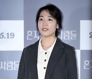 홍성은 감독,'긴장한 손가락' [사진]
