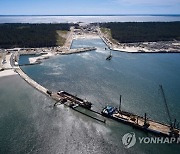 POLAND CONSTRUCTION OF THE SHIPPING CHANNEL