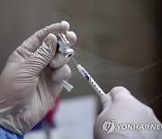 정부, '백신휴가비 지원법' 추진에 "과한 입법" 재검토 요청