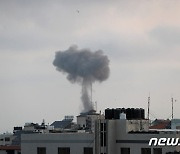 하마스 로켓 공격에 이스라엘 송유관 타격 - 채널 12 TV