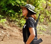 "반격의 시간이 왔다" 미스미얀마, 왕관 벗고 총을 들었다