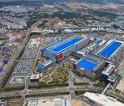'세계 최대' 삼성 평택캠퍼스..文대통령, 네 번째 삼성 방문