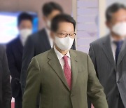 박지원, 日 총리 만나 '한일관계 정상화' 의지 전달