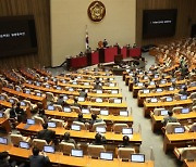 민주당, 김부겸 총리 인준안 통과에 "이제 미래 이야기할 때"