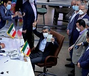 '막말 강경파' 아마디네자드 전 이란 대통령 대선 재출마