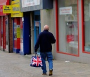 英 경제 1분기에 -1.5% 성장 불구 3월부터 회복중