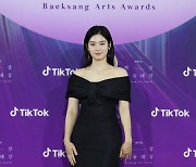 [포토] 박주현 '오프숄더 드레스로 우아하게'
