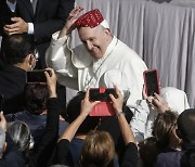 교황, 반 년만에 일반 신자 대면..伊 코로나 방역 규제 완화에 수요알현 정상화