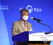 축사하는 김기정 국가안보전략연구원 원장