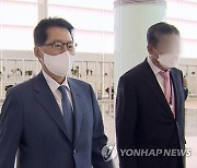 박지원, 日총리 만나..'관계 정상화' 문대통령 구두메시지 전달(종합)