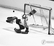 Beating the Goalie Memories Hockey