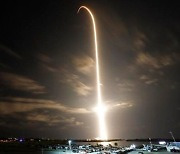 스페이스X 첫 재활용 유인 우주선 '크루-2' 발사 성공